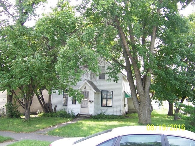 223 10th Ave SW in Aberdeen, SD - Building Photo - Building Photo