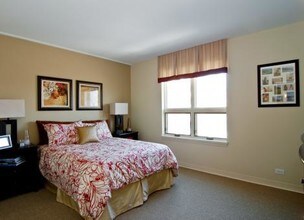 River 595 in Des Plaines, IL - Building Photo - Interior Photo