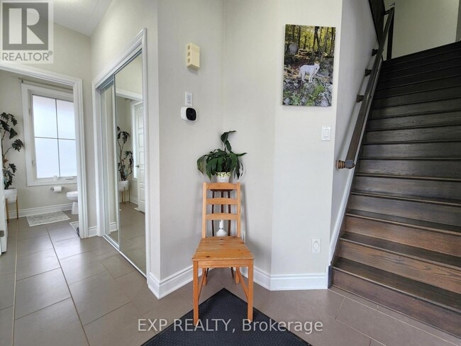 10 Sweetbay Cir in Ottawa, ON - Building Photo - Building Photo