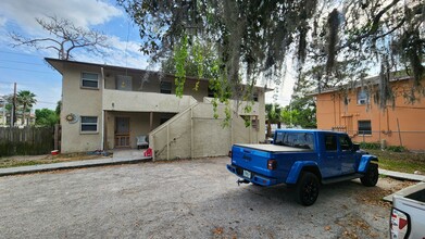 2226 E 131st Ave in Tampa, FL - Foto de edificio - Building Photo