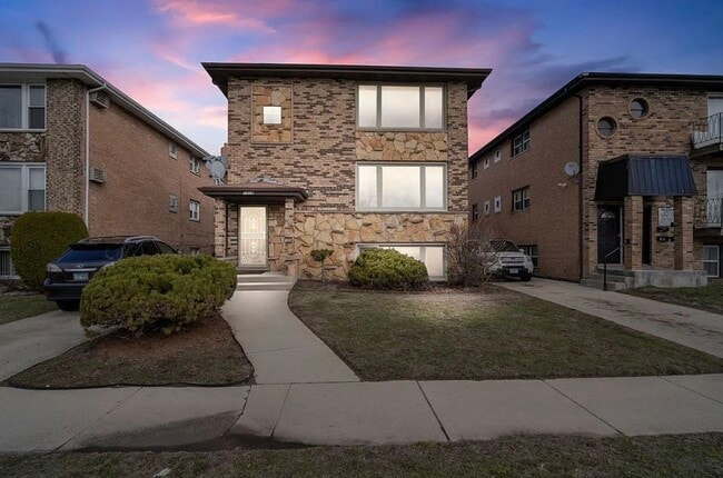 1616 Memorial Dr, Unit 1