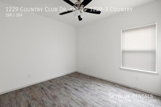 1229 Country Club Dr in Alamo, TX - Building Photo - Building Photo