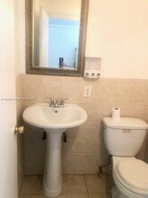 4672 NW 9th Dr in Plantation, FL - Building Photo - Building Photo