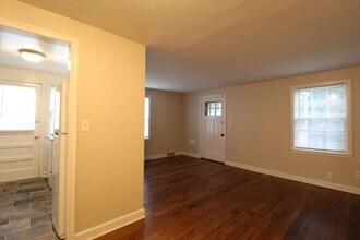 302 E 28th Ave in North Kansas City, MO - Building Photo - Building Photo