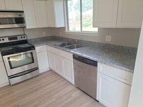 2411 Farriers Bend Dr in Friendswood, TX - Building Photo - Building Photo