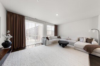 2217 Venture Dr in Schaumburg, IL - Building Photo - Building Photo