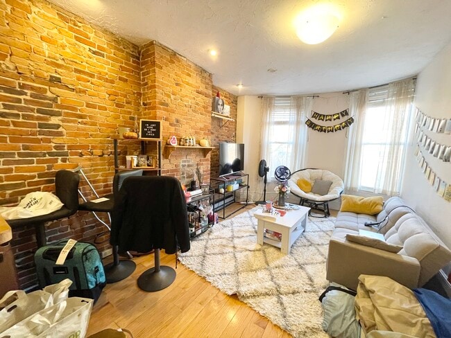 206 Northampton St, Unit 2