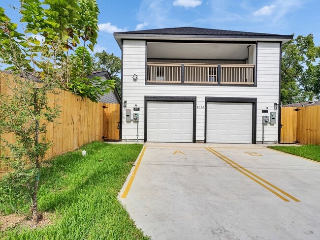 6742 Madrid St in Houston, TX - Building Photo - Building Photo