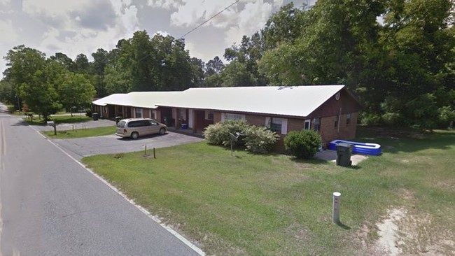 Santa Claus Apartments in Lyons, GA - Building Photo - Other