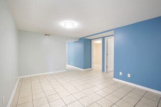 1006 S 5th Street, Unit A in Carolina Beach, NC - Foto de edificio - Building Photo