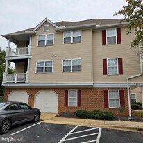 5814 Wyndham Cir in Columbia, MD - Building Photo