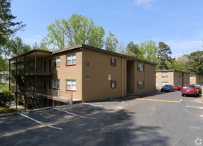 Woodland View Apartments in Atlanta, GA - Foto de edificio - Building Photo