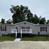 6432 Finance Ave in Spring Hill, FL - Building Photo
