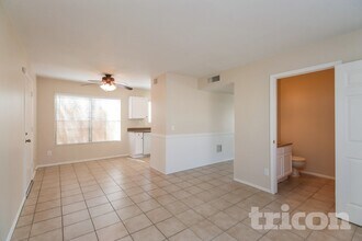 1406 E Kerry Ln in Phoenix, AZ - Building Photo - Building Photo