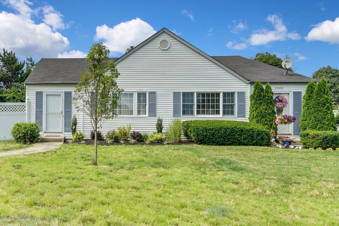 2006 Bookbinder Ct in Toms River, NJ - Building Photo