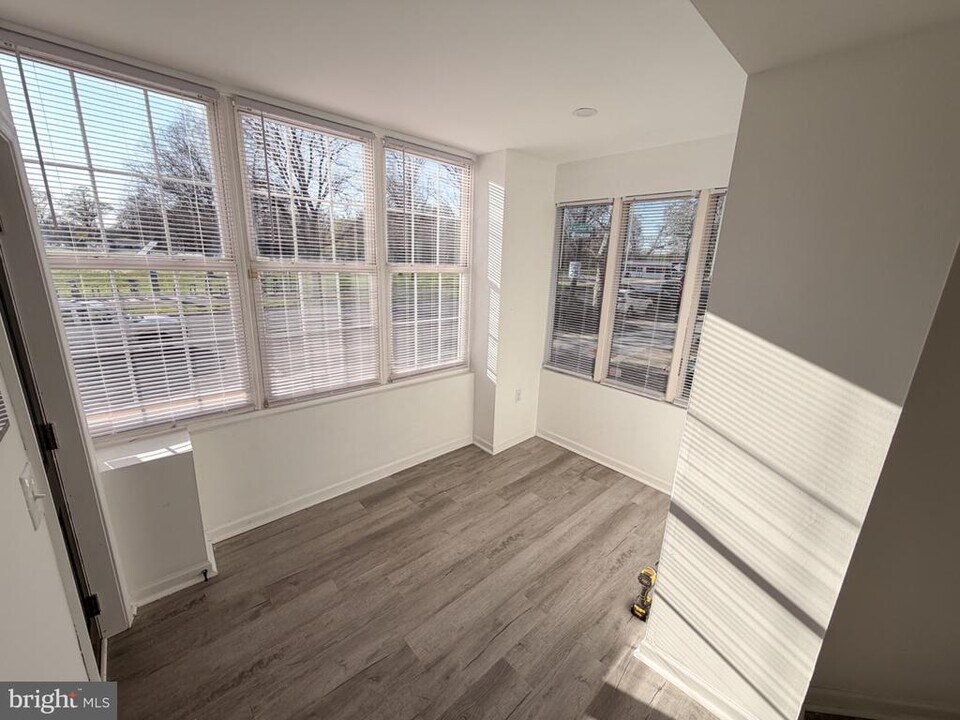 1621 N 33rd St in Philadelphia, PA - Foto de edificio