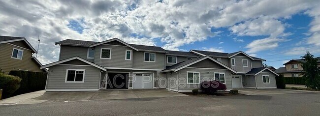 1729 Kok Rd in Lynden, WA - Building Photo - Building Photo