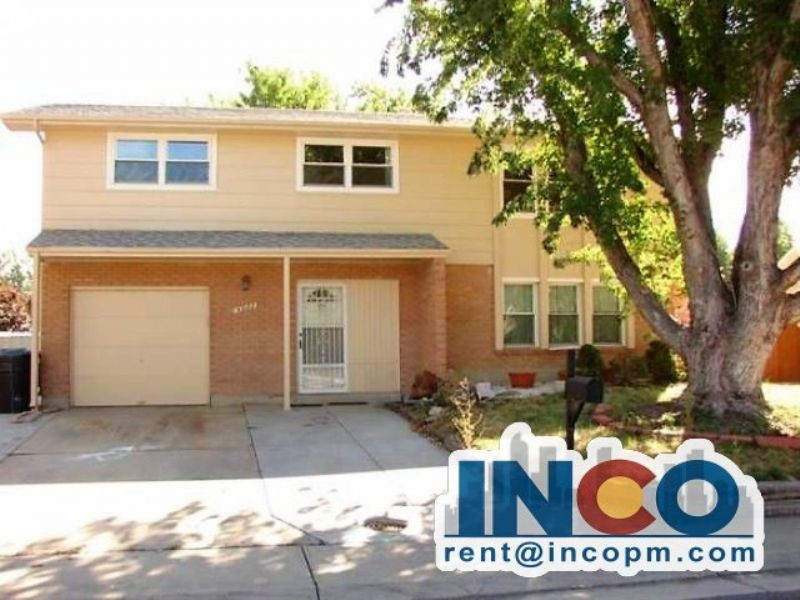 4922 Scranton St in Denver, CO - Building Photo