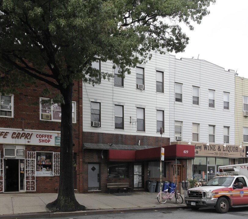 429 Graham Ave in Brooklyn, NY - Building Photo