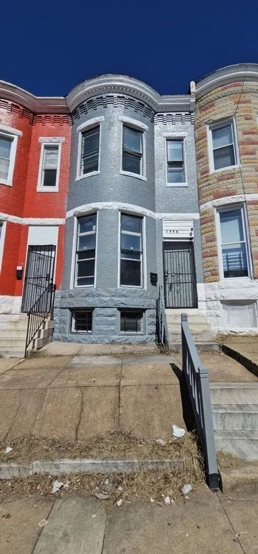 property at 1940 W Lexington St