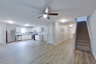 10 Plymouth Ct in Kingston, GA - Foto de edificio - Building Photo