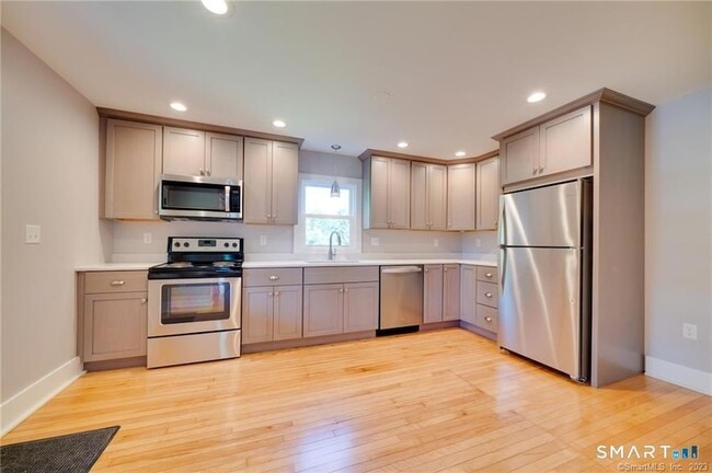 157 River Rd in Willington, CT - Foto de edificio - Building Photo