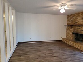1000 Springdale Rd in Bedford, TX - Building Photo - Building Photo
