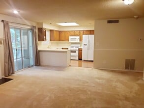 14 Springhedge Ct St in Smyrna, GA - Building Photo - Building Photo