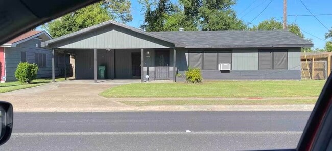 property at 1908 N 16th St