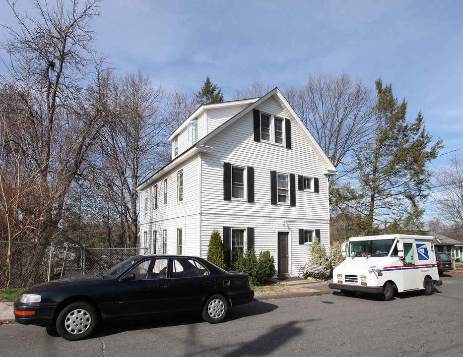 38 Bingham St in Bristol, CT - Building Photo