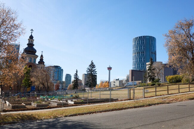 Bridgeland Hillside Apartments in Calgary, AB - Building Photo - Building Photo