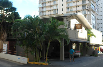 Waikiki Pacific Suites in Honolulu, HI - Building Photo - Building Photo