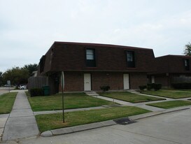 47 Antigua Dr in Kenner, LA - Building Photo
