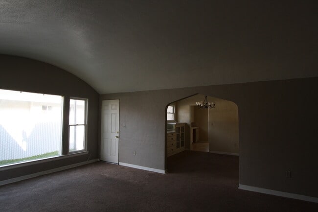 4508 E Illinois Ave in Fresno, CA - Building Photo - Building Photo