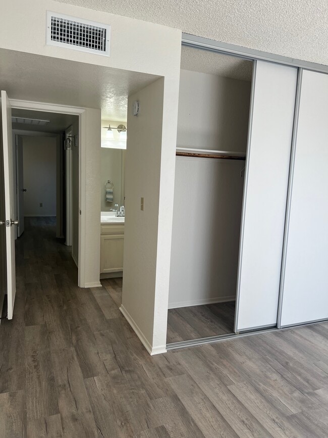 8257 W Santa Cruz Blvd, Unit 2 in Arizona City, AZ - Foto de edificio - Building Photo