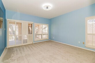 208 Crescent Bluff in Lakeway, TX - Building Photo - Building Photo