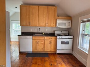 127 Midland Ave in Montclair, NJ - Building Photo - Building Photo