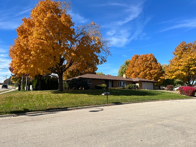property at 2317 Maplewood Dr