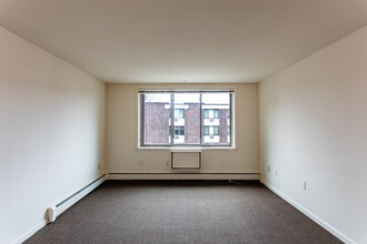 Executive House Apartments in Hartford, CT - Building Photo - Interior Photo