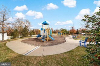 42 Sundance Dr in Hamilton Township, NJ - Building Photo - Building Photo