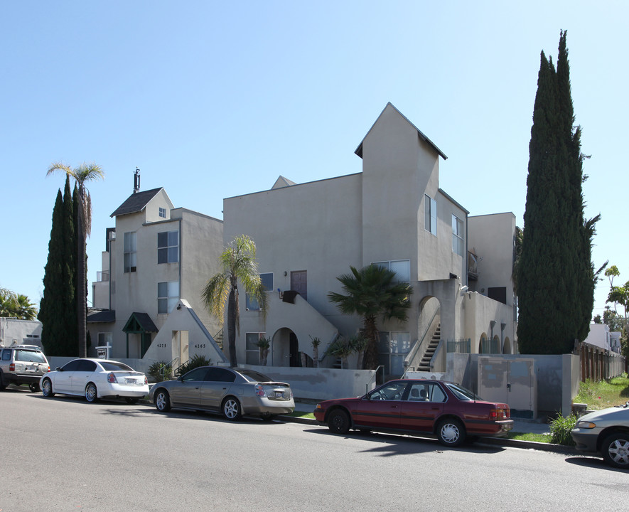 4265-4275 Chamoune Ave in San Diego, CA - Building Photo