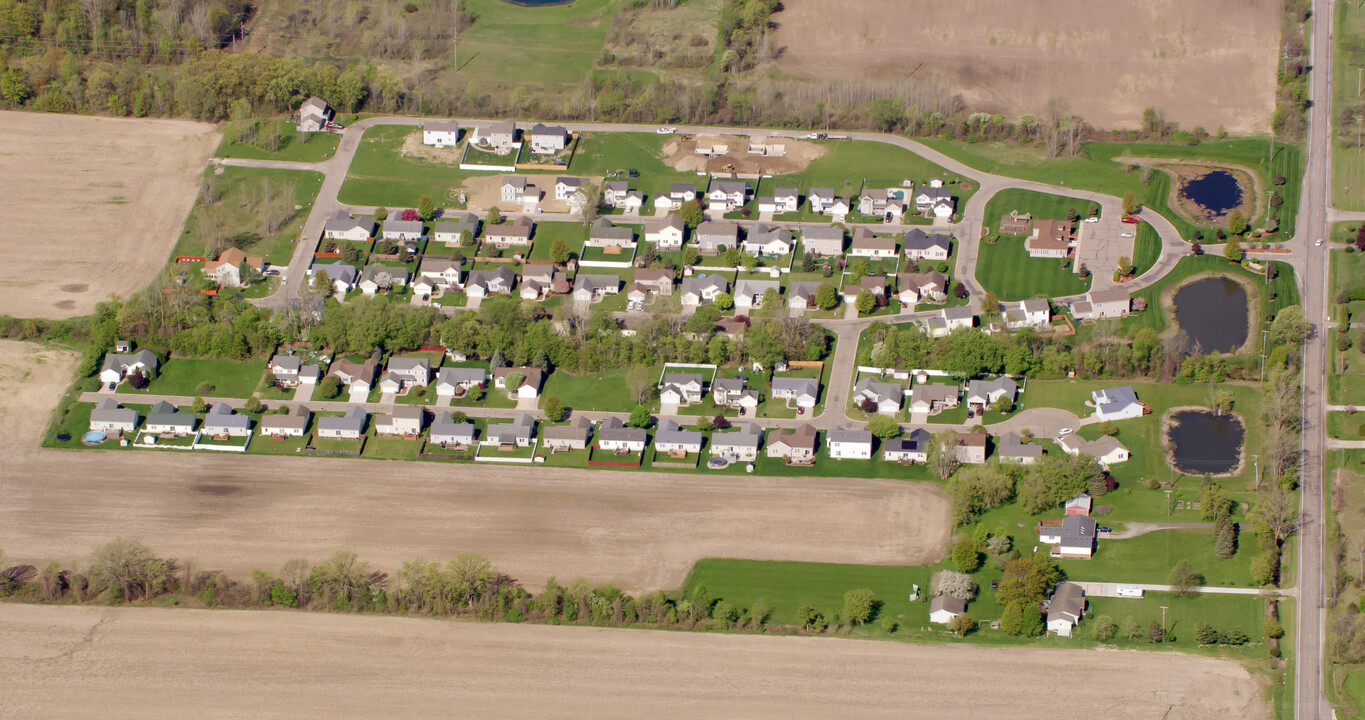 Maple Creek Preserve in Swartz Creek, MI - Building Photo