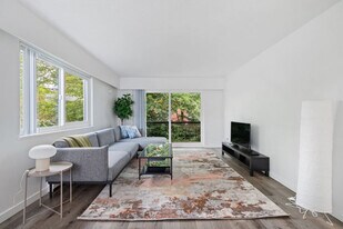 254 E 12th Ave in Vancouver, BC - Building Photo