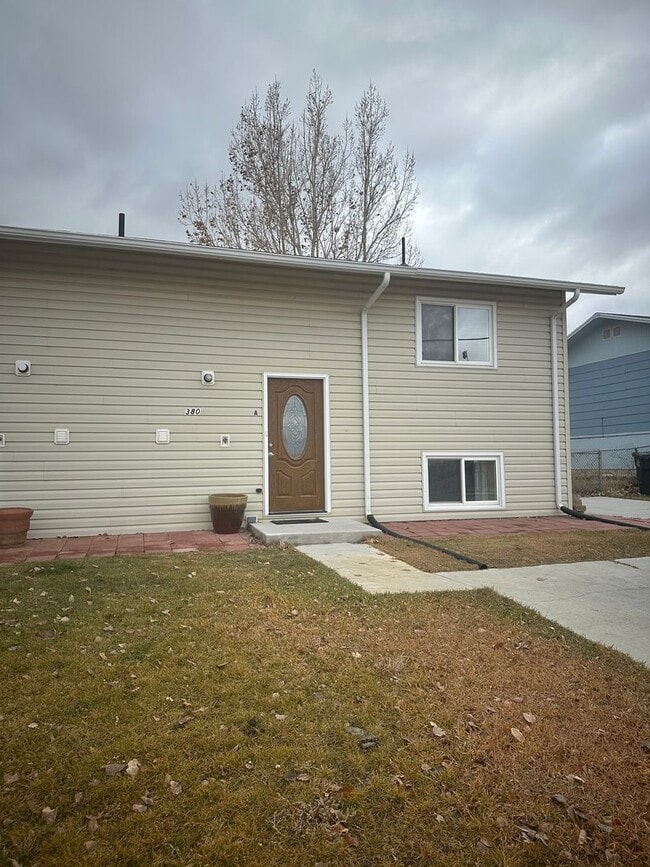 380 Shoshone Ave in Green River, WY - Foto de edificio - Building Photo