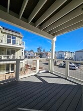 925 Madonna Rd, Unit 201 in San Luis Obispo, CA - Building Photo - Building Photo