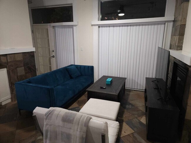 985 Richards St in Vancouver, BC - Building Photo - Building Photo