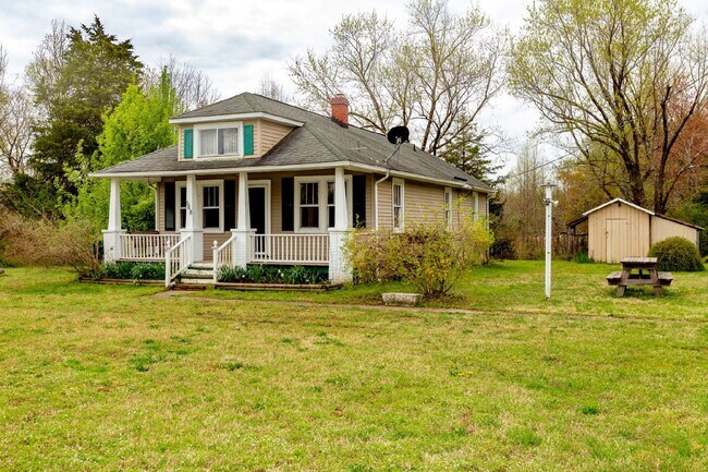 648 Caisson Rd in Fredericksburg, VA - Building Photo - Building Photo