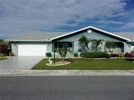 1814 Columbine Pl in Sun City Center, FL - Building Photo