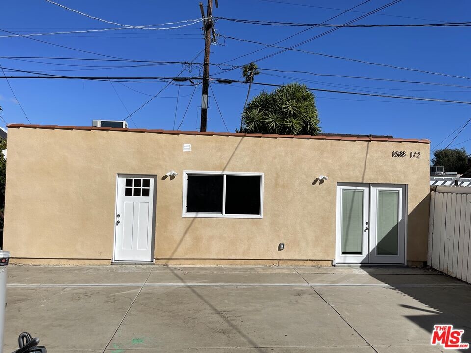 1538 S Durango Ave in Los Angeles, CA - Building Photo