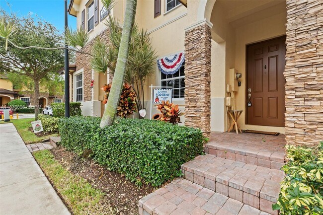 9041 SW 227th St in Cutler Bay, FL - Building Photo - Building Photo